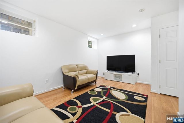 216 Barringer, Nutley, NJ 07110
