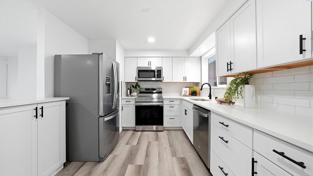 1606 W 19th Ave., Kennewick, WA 99336