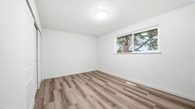 1606 W 19th Ave., Kennewick, WA 99336