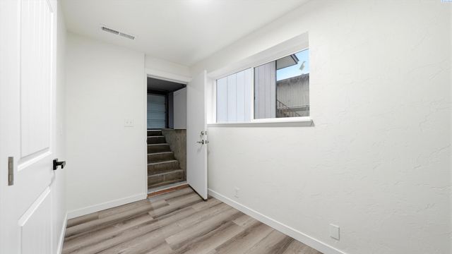 1606 W 19th Ave., Kennewick, WA 99336