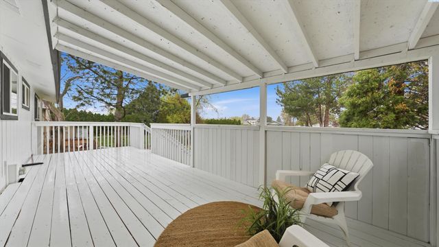 1606 W 19th Ave., Kennewick, WA 99336