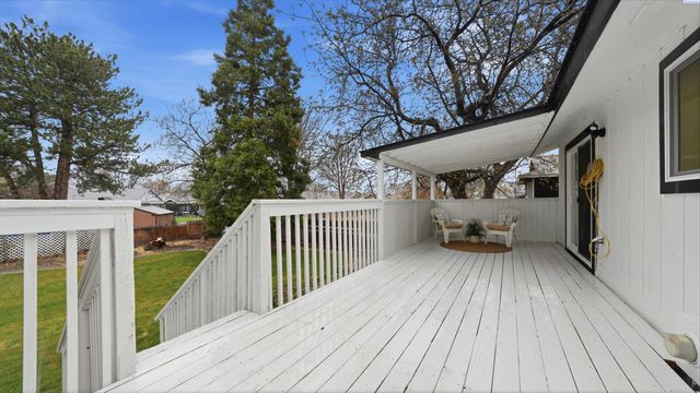 1606 W 19th Ave., Kennewick, WA 99336