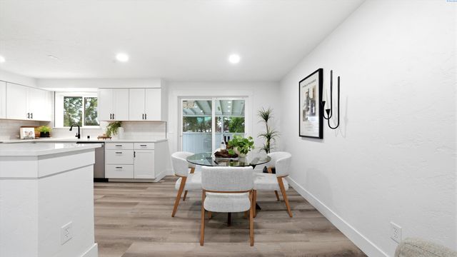 1606 W 19th Ave., Kennewick, WA 99336