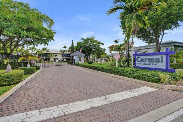 927 NE 199th St 103, Miami, FL 33179