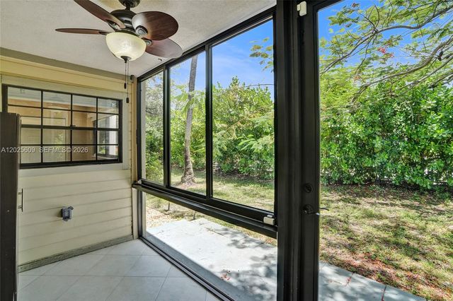 927 NE 199th St 103, Miami, FL 33179