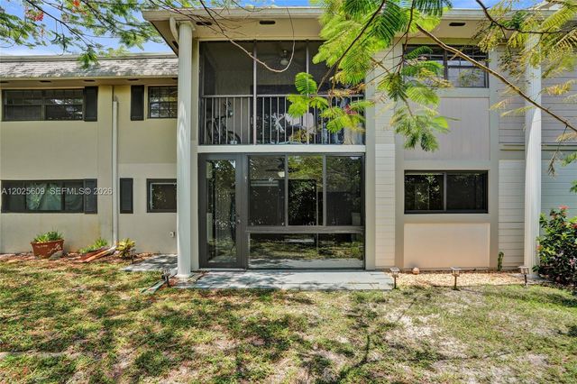 927 NE 199th St 103, Miami, FL 33179