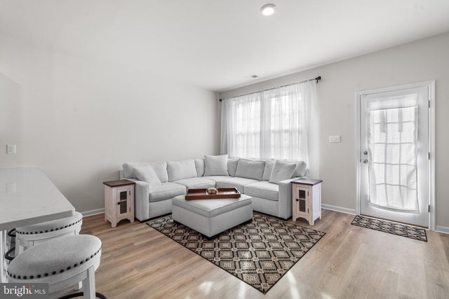 214 HERMOSA DR, Egg Harbor Township, NJ 08234