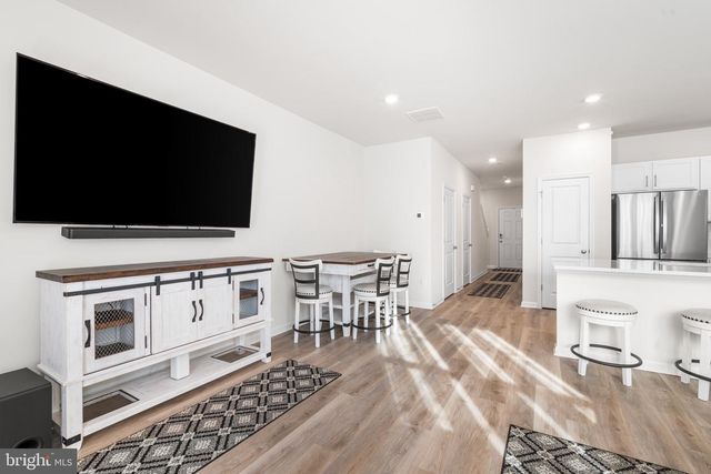 214 HERMOSA DR, Egg Harbor Township, NJ 08234