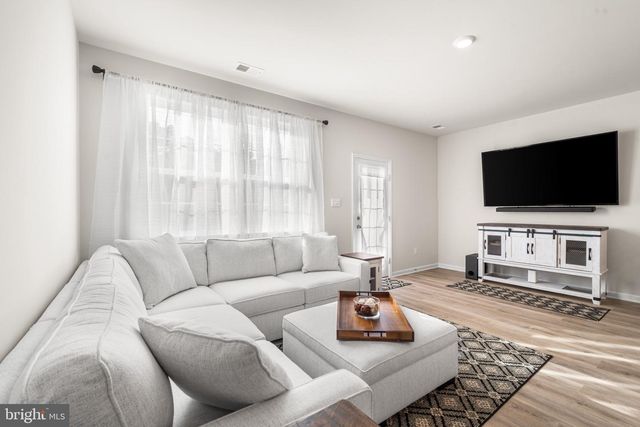 214 HERMOSA DR, Egg Harbor Township, NJ 08234