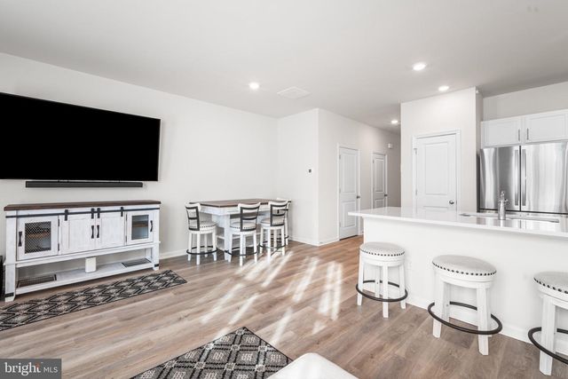 214 HERMOSA DR, Egg Harbor Township, NJ 08234