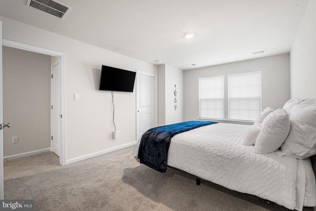 214 HERMOSA DR, Egg Harbor Township, NJ 08234