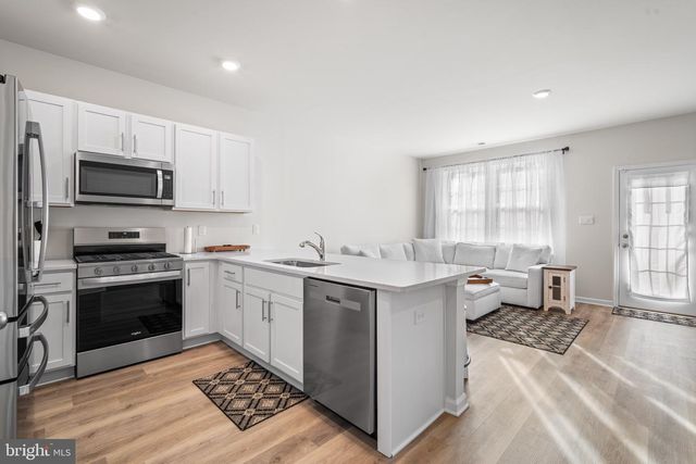 214 HERMOSA DR, Egg Harbor Township, NJ 08234