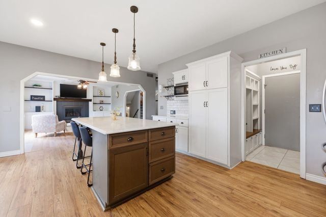 1221 N HICKORY CREEK CT, Wichita, KS 67235