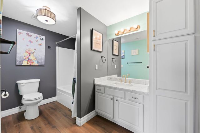 1221 N HICKORY CREEK CT, Wichita, KS 67235