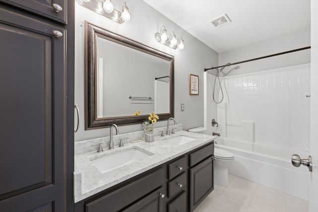 1221 N HICKORY CREEK CT, Wichita, KS 67235