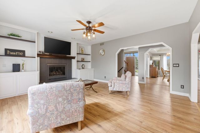 1221 N HICKORY CREEK CT, Wichita, KS 67235