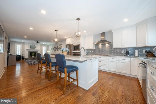 407 VALLEY GLEN DR, Bryn Mawr, PA 19010