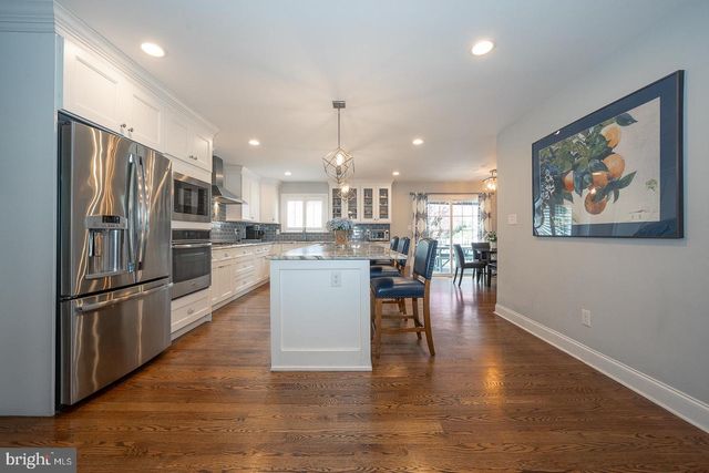 407 VALLEY GLEN DR, Bryn Mawr, PA 19010