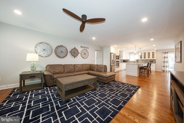 407 VALLEY GLEN DR, Bryn Mawr, PA 19010
