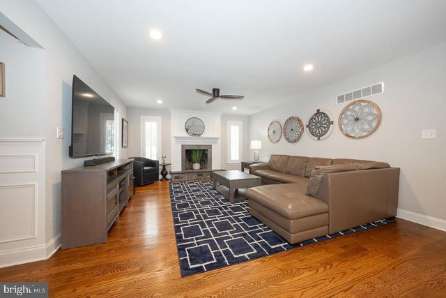 407 VALLEY GLEN DR, Bryn Mawr, PA 19010
