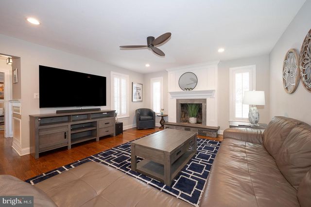 407 VALLEY GLEN DR, Bryn Mawr, PA 19010