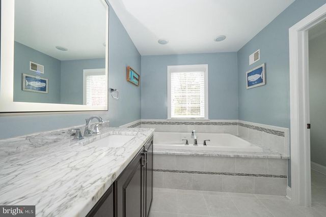 407 VALLEY GLEN DR, Bryn Mawr, PA 19010
