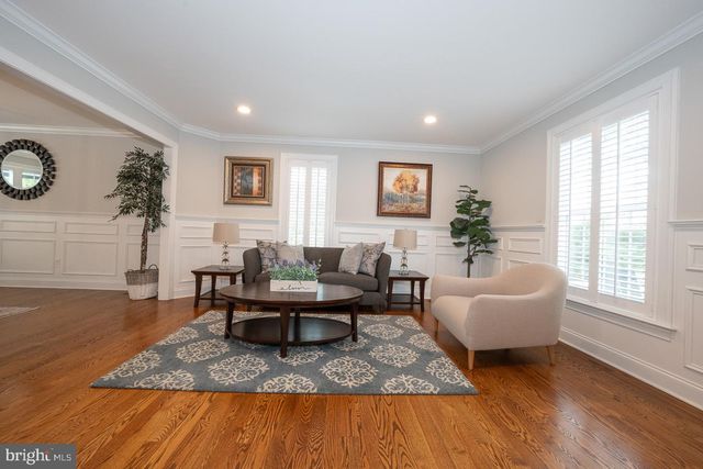 407 VALLEY GLEN DR, Bryn Mawr, PA 19010