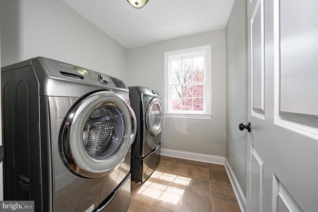 407 VALLEY GLEN DR, Bryn Mawr, PA 19010