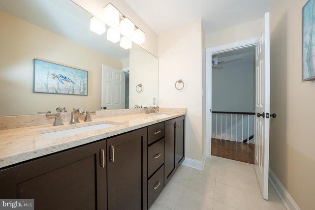 407 VALLEY GLEN DR, Bryn Mawr, PA 19010