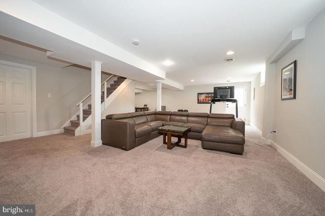 407 VALLEY GLEN DR, Bryn Mawr, PA 19010