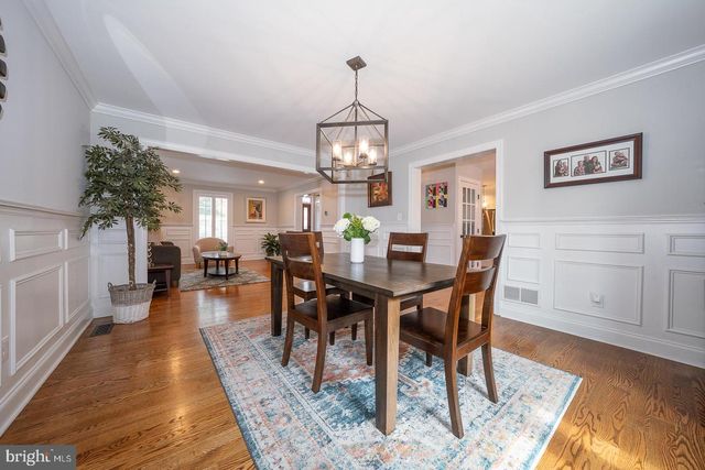 407 VALLEY GLEN DR, Bryn Mawr, PA 19010
