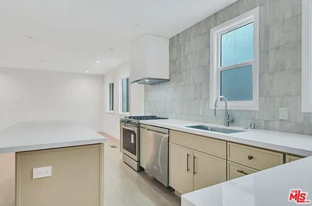 6446 W 6th Street, Los Angeles, CA 90048