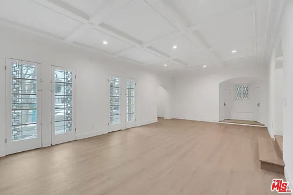 6446 W 6th Street, Los Angeles, CA 90048
