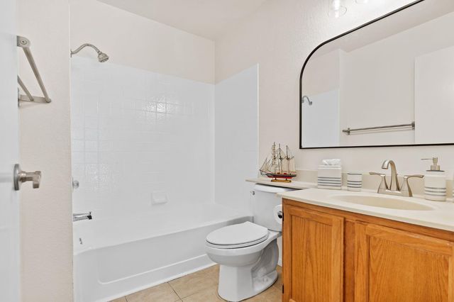 8312 Fintown Ct, Sacramento, CA 95828