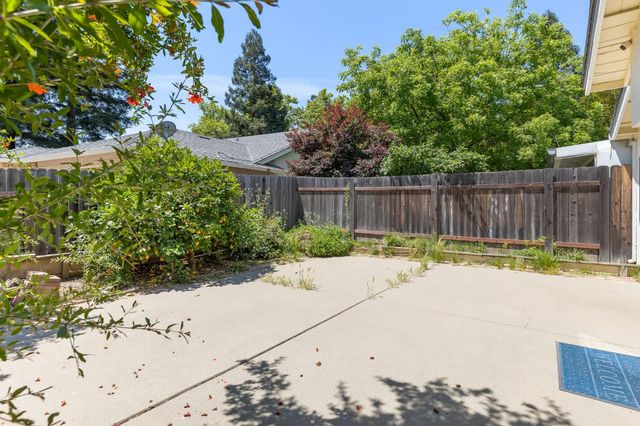 8312 Fintown Ct, Sacramento, CA 95828