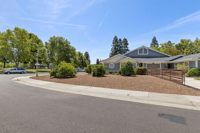 8312 Fintown Ct, Sacramento, CA 95828