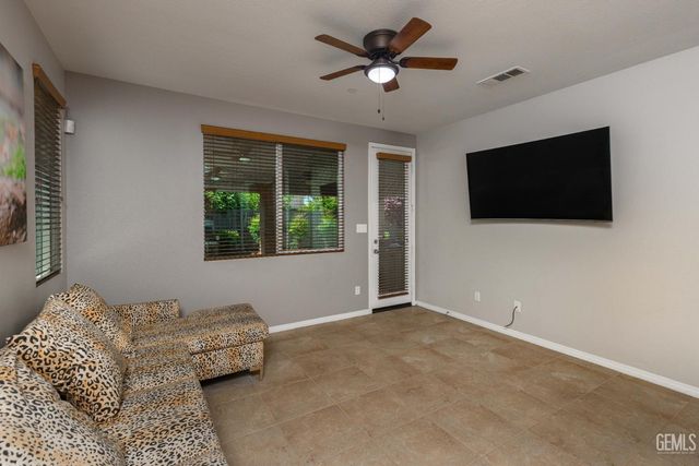 5509 Upton Avenue, Bakersfield, CA 93313