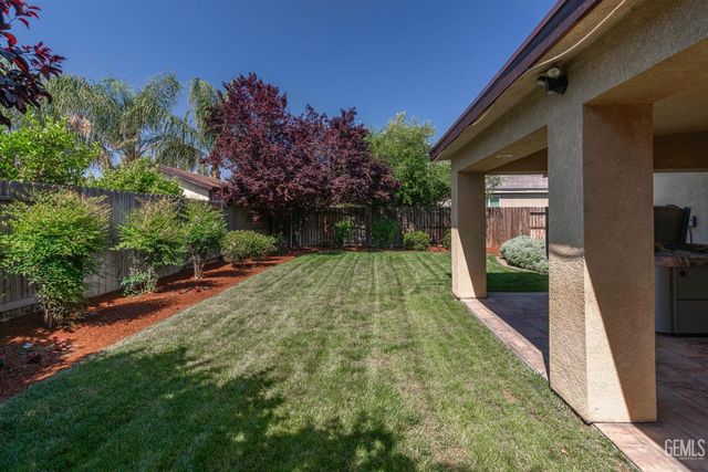 5509 Upton Avenue, Bakersfield, CA 93313