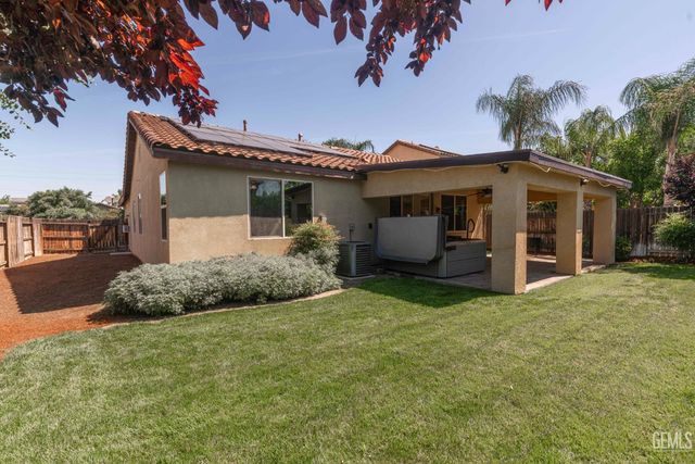 5509 Upton Avenue, Bakersfield, CA 93313