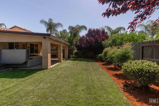 5509 Upton Avenue, Bakersfield, CA 93313