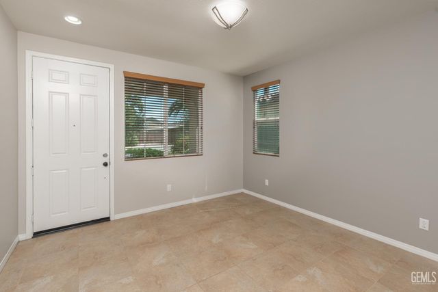 5509 Upton Avenue, Bakersfield, CA 93313
