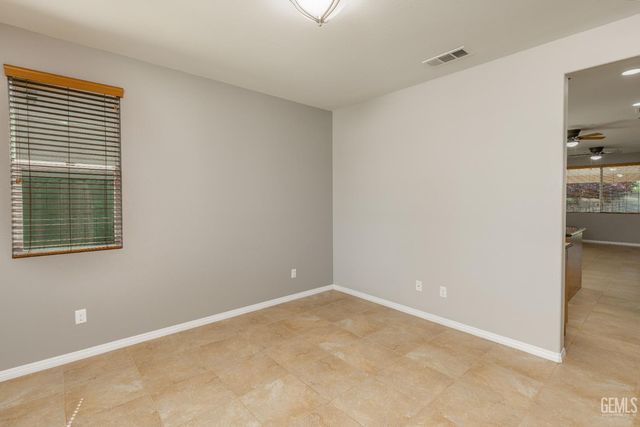 5509 Upton Avenue, Bakersfield, CA 93313