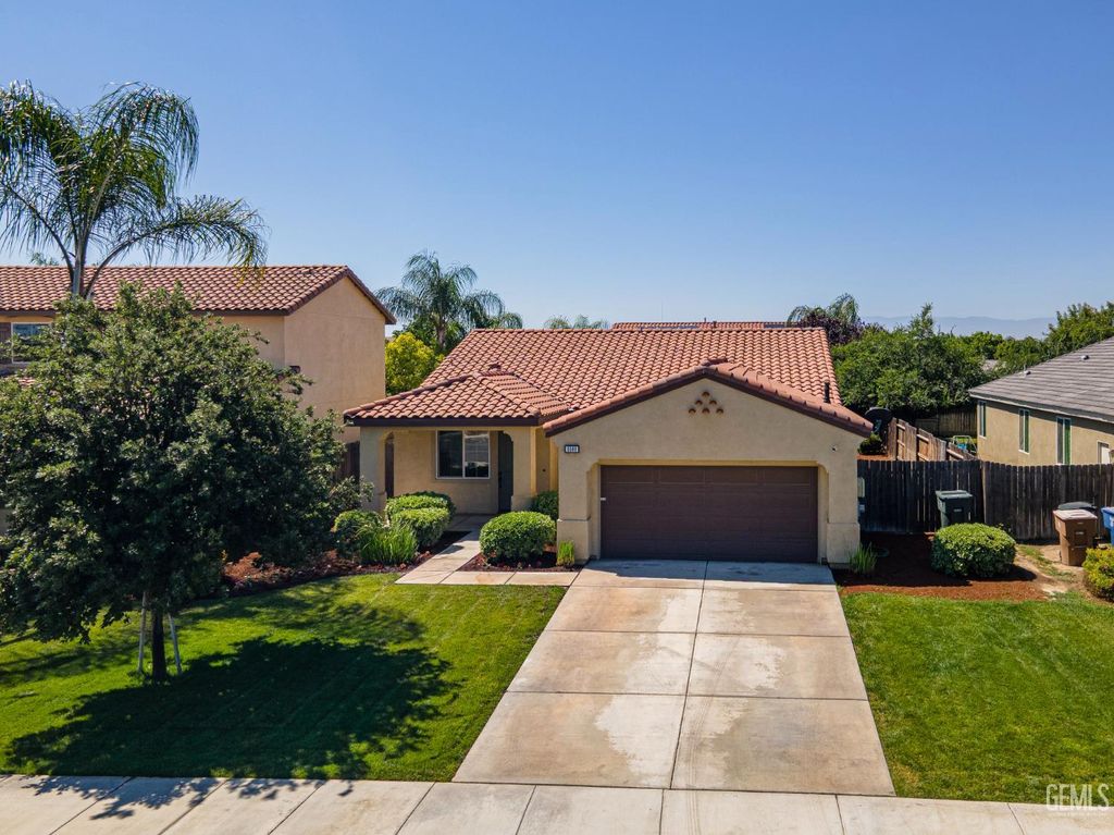 5509 Upton Avenue, Bakersfield, CA 93313