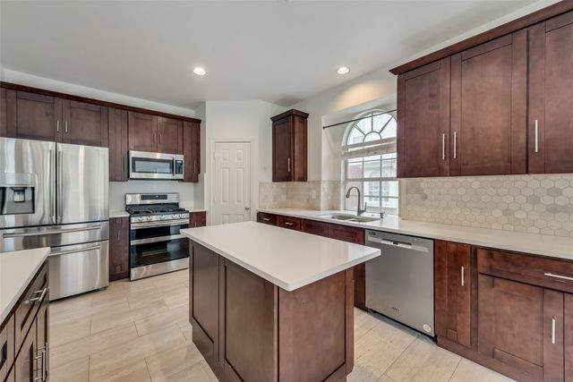 214 Sherwood Drive, Murphy, TX 75094