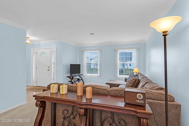 148 Chesterfield Lane, Toms River, NJ 08757