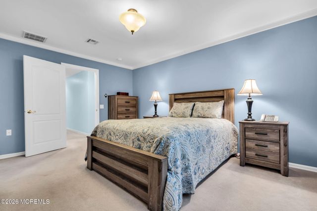 148 Chesterfield Lane, Toms River, NJ 08757