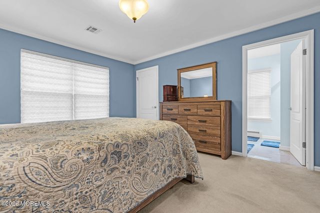 148 Chesterfield Lane, Toms River, NJ 08757