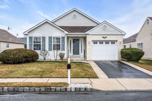148 Chesterfield Lane, Toms River, NJ 08757