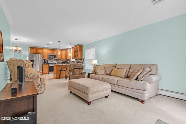 148 Chesterfield Lane, Toms River, NJ 08757