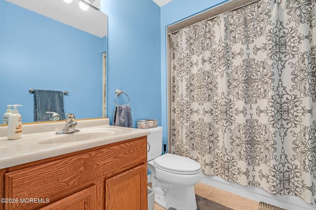 148 Chesterfield Lane, Toms River, NJ 08757